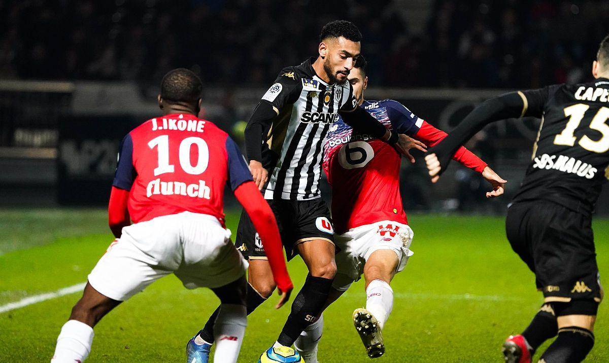 Leisu Sports-包含国际比赛日国王杯焦点战,圣安东尼奥马刺战术微调,媒体盛赞,年轻球员得到机会的词条